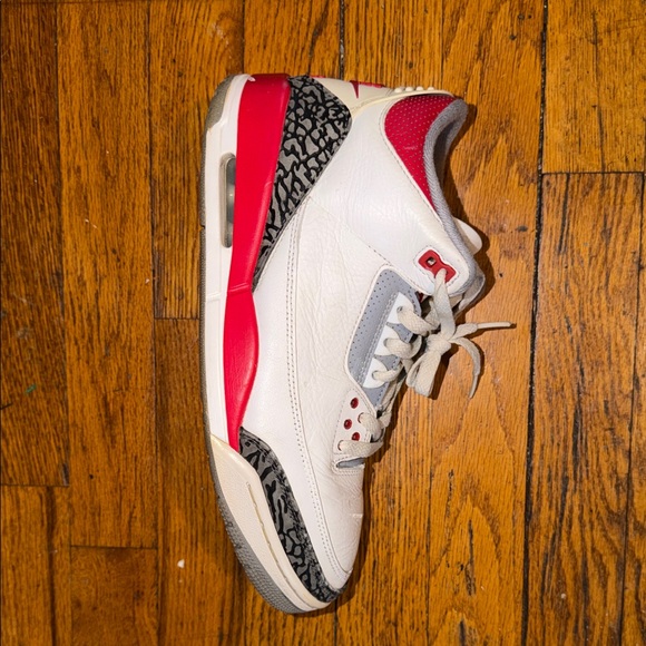 Jordan 3 Fire Red - Picture 9 of 9